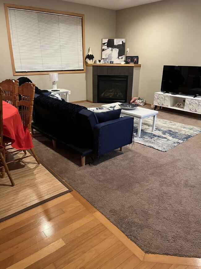 Foto del edificio - Prime location Vadnais Heights Townhome 4 Bed 4 Bath!