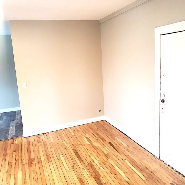 Building Photo - 336 Eddy Road, Unit 7