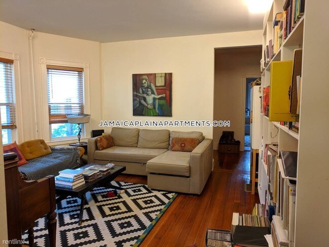Building Photo - 2 br, 2 bath  - 162 Wachusett St