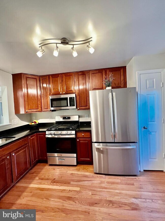 Foto del edificio - 23930 Catawba Hill Dr