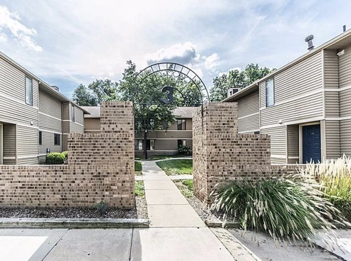Primary Photo - 250 Briarcrest Dr