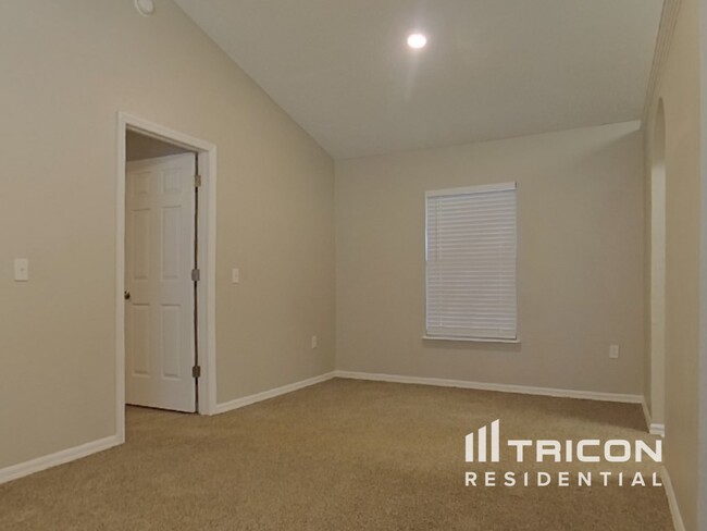 Foto del edificio - 2341 Bannister St