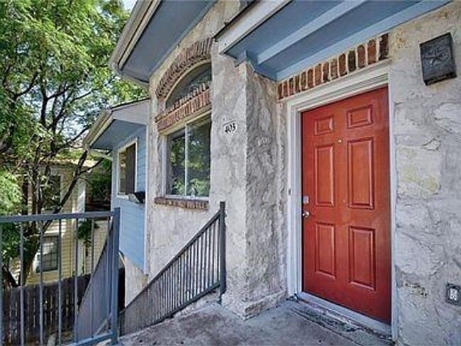 Foto del edificio - West Campus Condo Under $1000/Bedroom Walk...