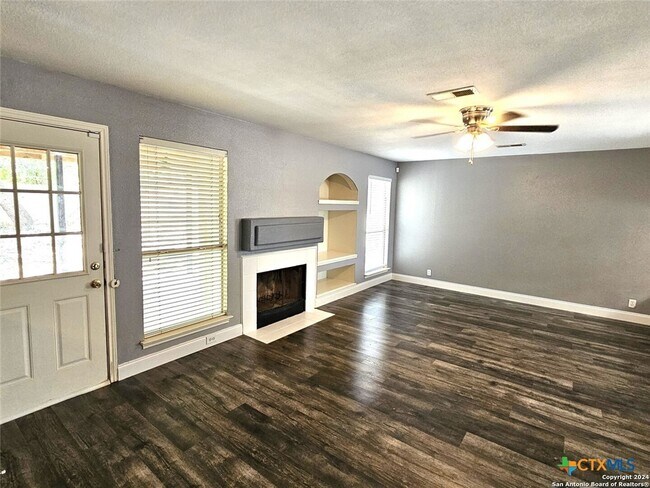 Building Photo - 13139 Almond Bend Dr