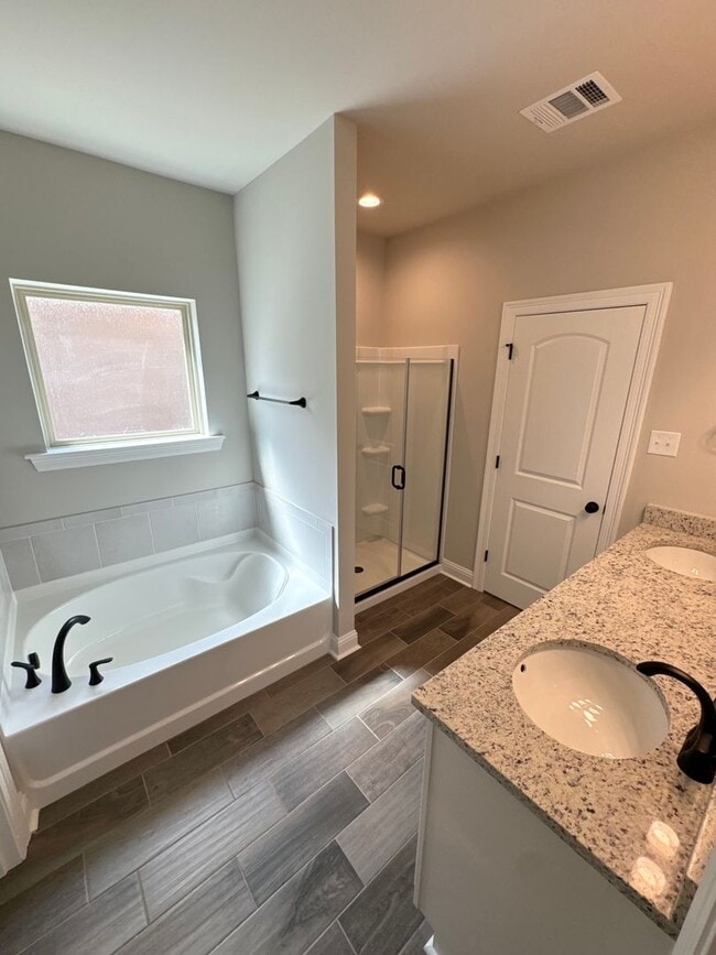 Building Photo - Canes Landing!