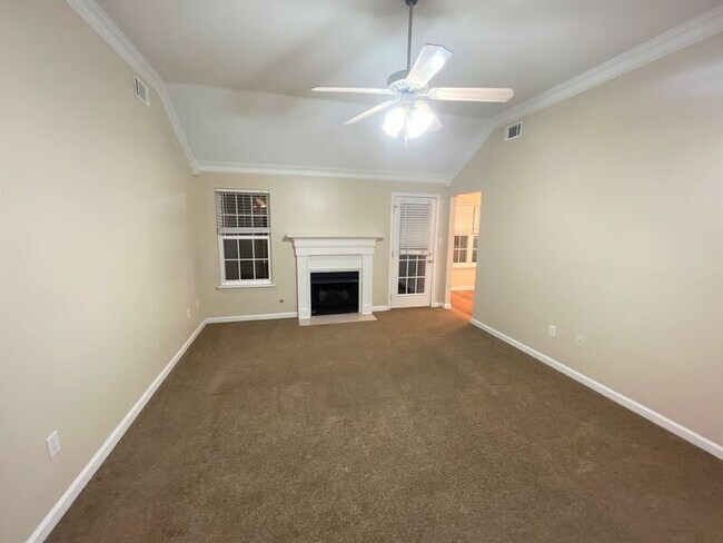 Foto del edificio - 1946 Shoreline Dr