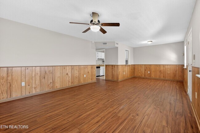 Foto del edificio - 1426 Mountain Ranch Rd