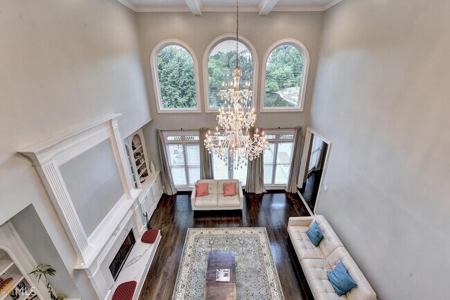 Foto del edificio - 645 Falls Bay Ct