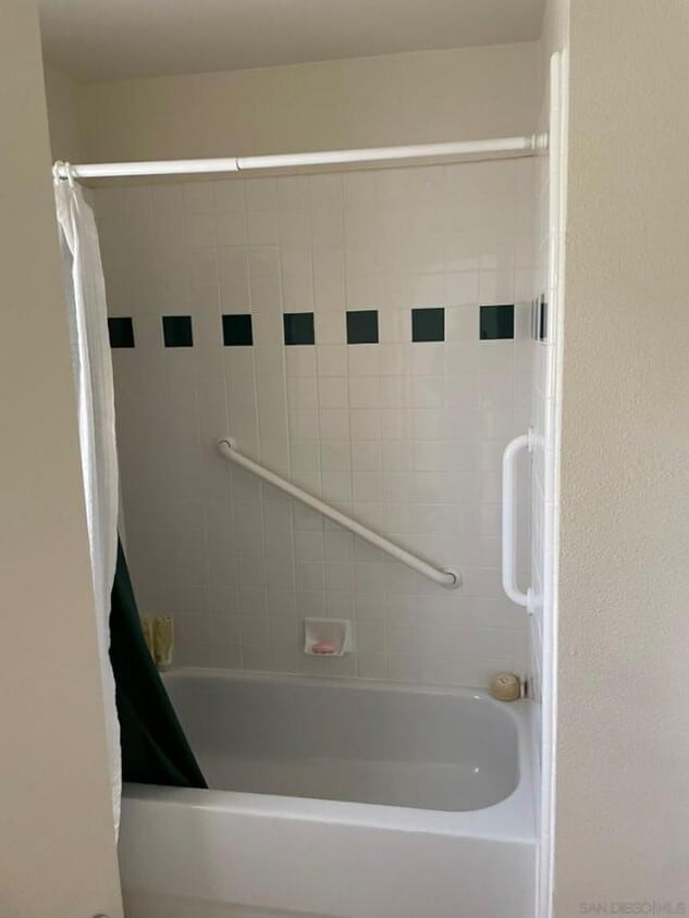 5 bedroom in San Diego CA 92122 Condo for Rent in San Diego, CA