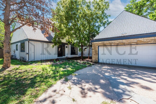 Building Photo - 7211 Bainbridge Rd