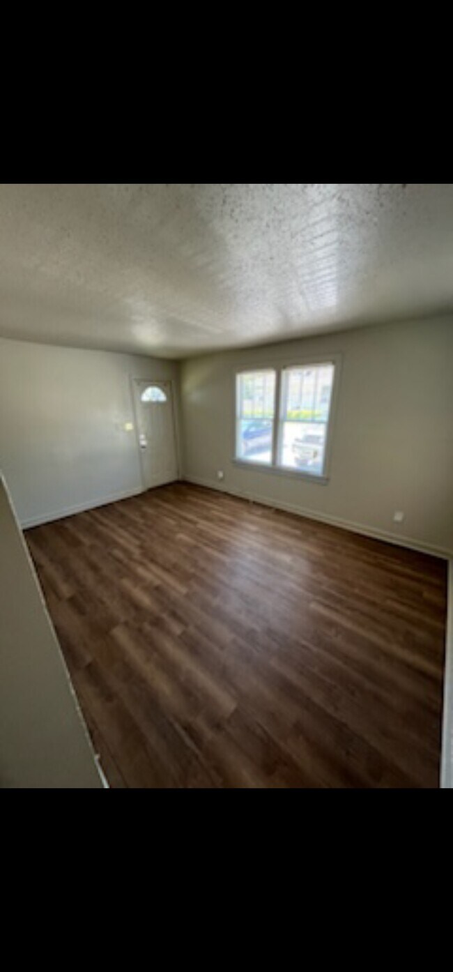 Foto del edificio - 161 Everett St