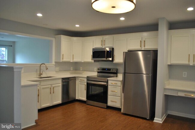 Foto del edificio - 537 Highland Towne Ln