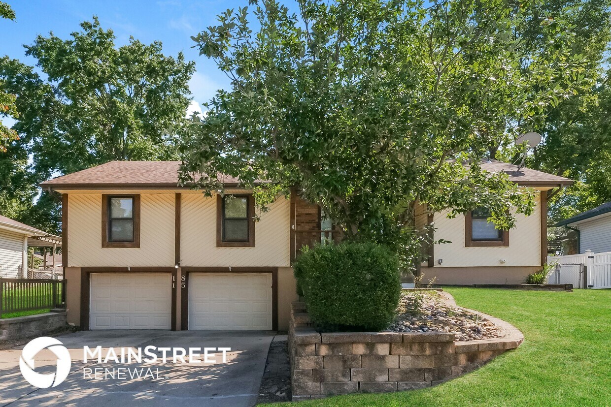 Foto principal - 1815 N Lazy Branch Rd