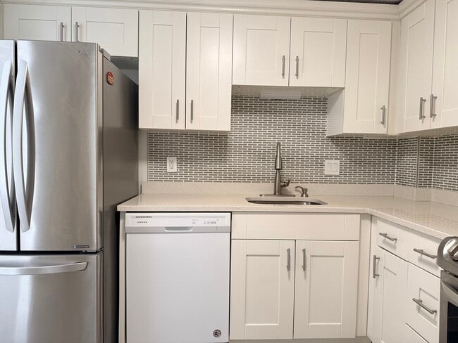 Building Photo - 500 Salem St