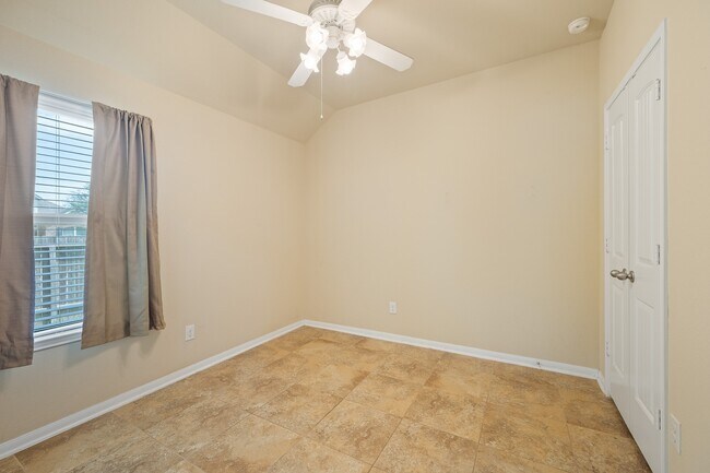Foto del edificio - 207 Lockridge Hill Ln
