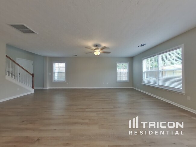 Foto del edificio - 230 Silver Fox Trail