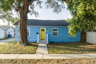Building Photo - 2545 Emerson Ave S