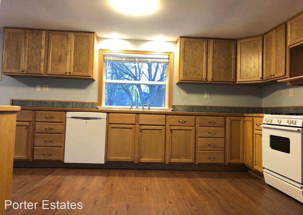 3 br, 2 bath House 1515 Tippecanoe Dr. House Rental in Warsaw, IN