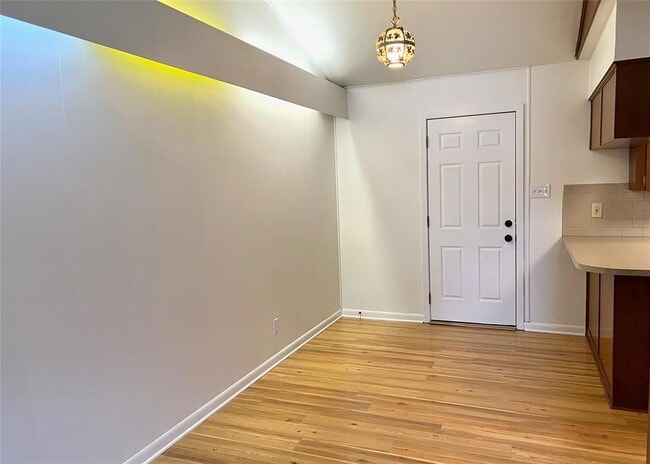 Building Photo - 1907 Rabb Rd