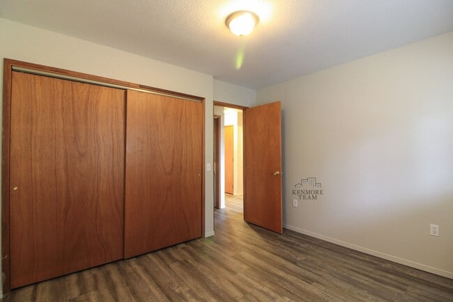 Building Photo - 2 Bed/1 Bath Central Richland Duplex