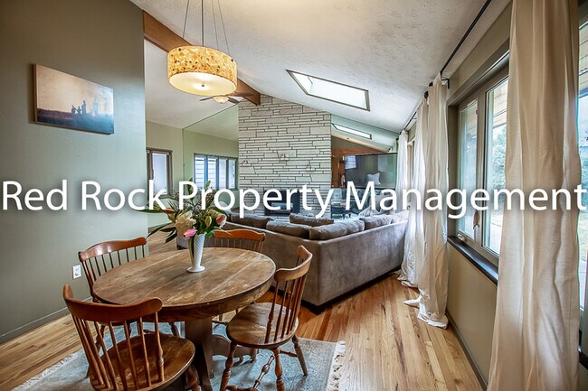 Foto del edificio - 2428 E 40th Ave