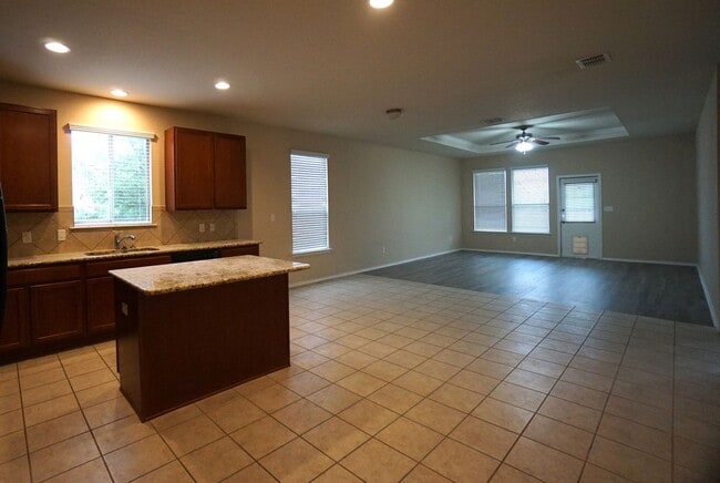 Building Photo - Schertz 1-Story
