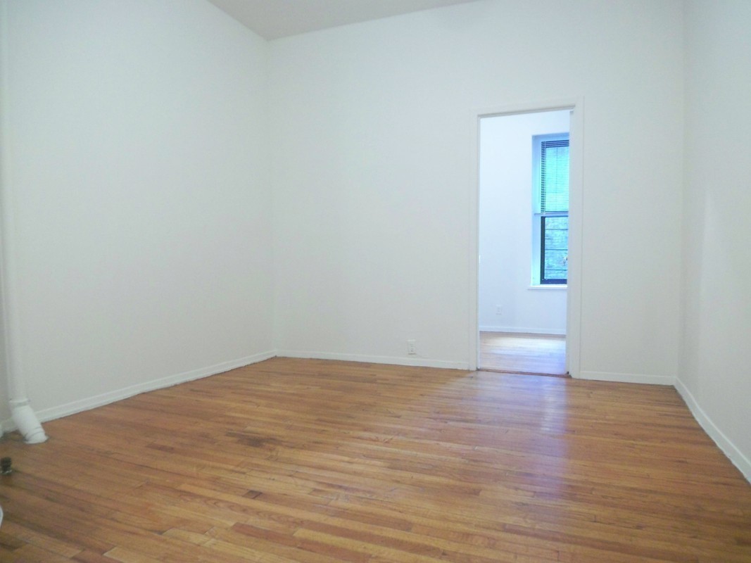 Primary Photo - 254 Bleecker St