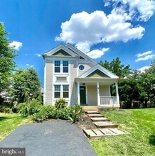 Building Photo - 18 Brookmeade Ct