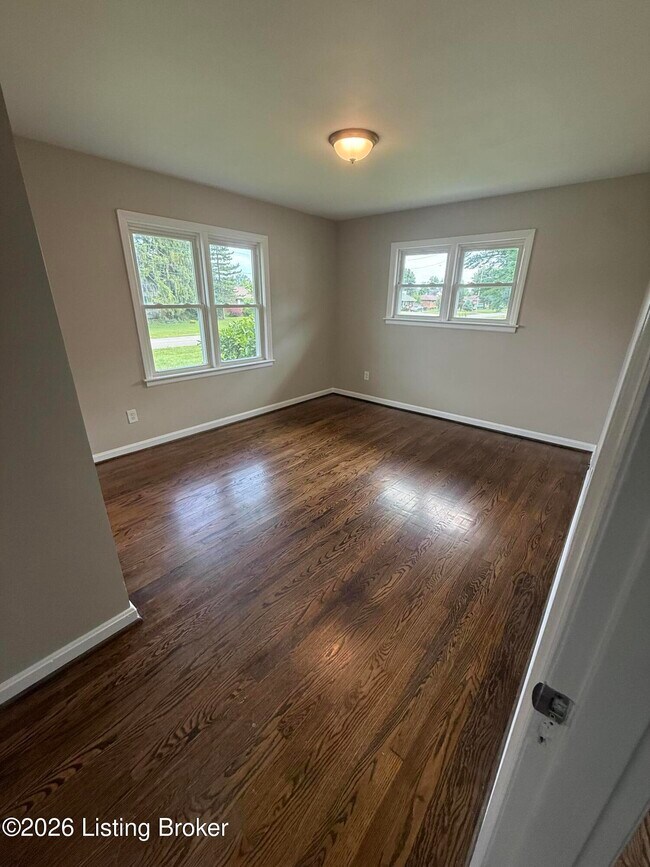Foto del edificio - 5111 Lammers Ln