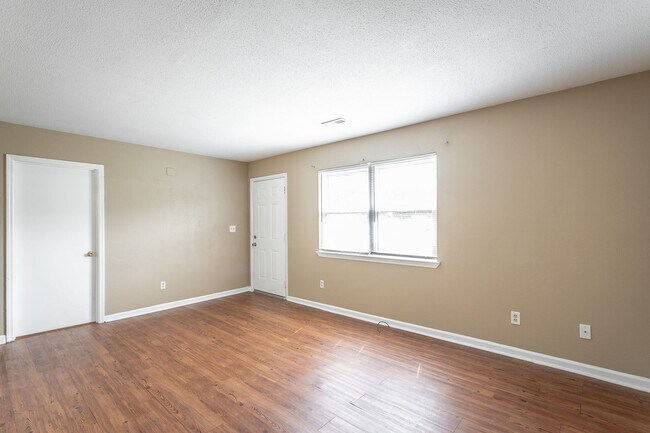 Foto del edificio - Charming home now available for rent in Ch...