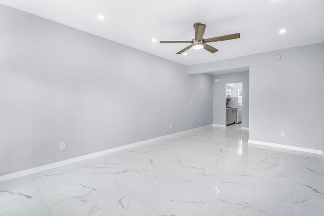 Foto del edificio - 635 8th St
