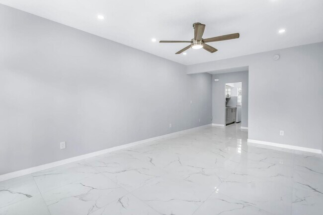 Building Photo - 635 8th St