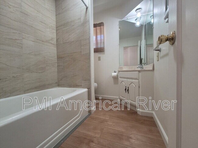 Foto del edificio - 619 Williams St