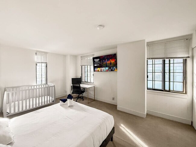 Building Photo - 111-23 N 15th St