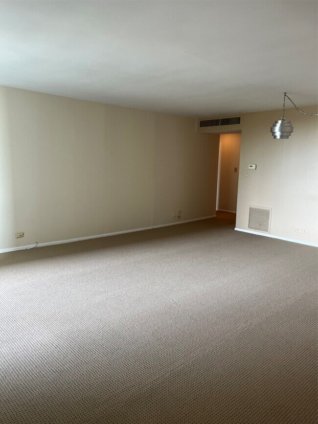 Foto del edificio - 6033 N Sheridan Rd