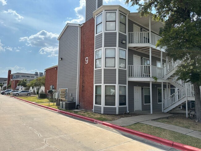 Building Photo - Bryan - 1 bedroom / 1 bath, really close t...