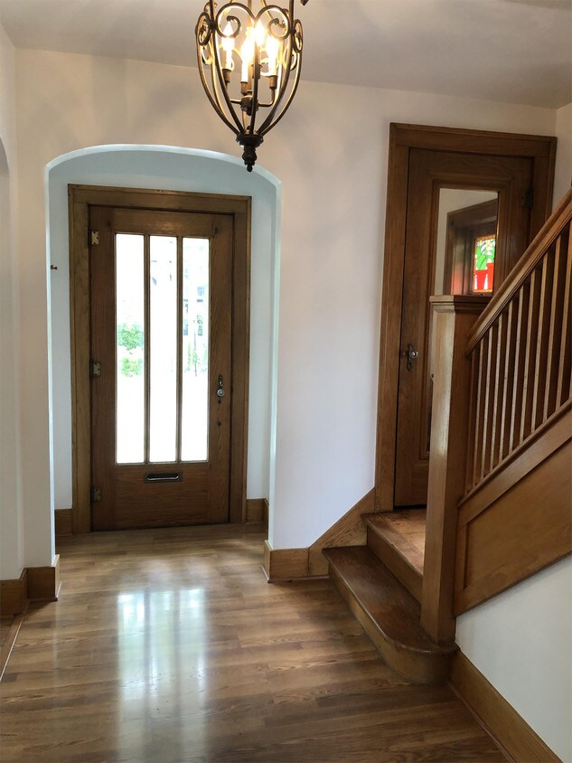 Foto principal - 1202 Hillcrest Dr