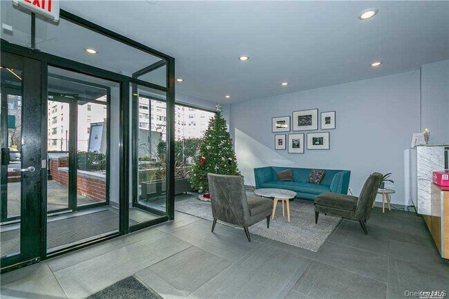 Foto del edificio - 123-40-123-83 83rd Ave