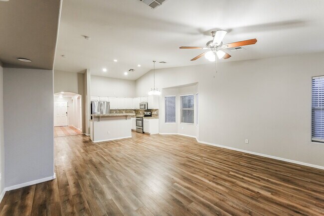 Foto del edificio - 4608 S 26th Ln