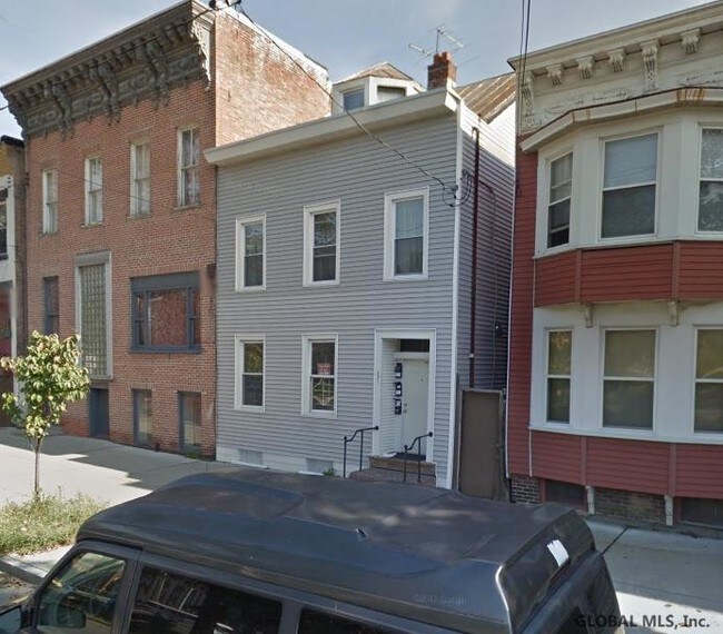 Building Photo - 391 Washington Ave
