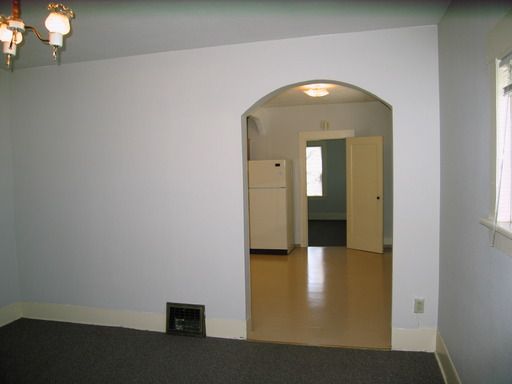 Building Photo - 1315 W State St