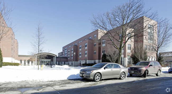 Building Photo - Highland Gardens