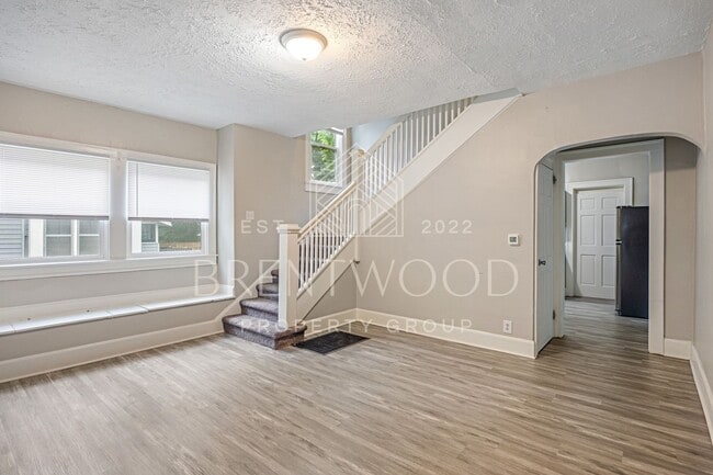 Building Photo - Updated and Move-In Ready 4-Bedroom Home