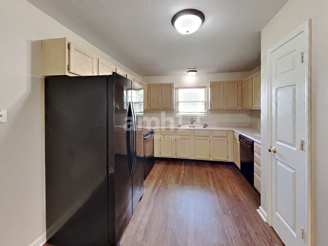 Building Photo - 7576 Gold Coin Dr