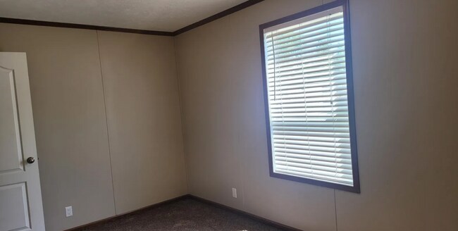 Foto del edificio - 300 Hunt Club Dr