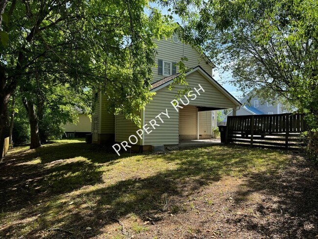 Foto del edificio - 1620 Hickory Pl