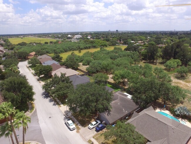 Building Photo - 3B/2B Mcallen ( Ware and Lark )