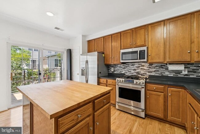 Building Photo - 1541 Northern Neck Dr