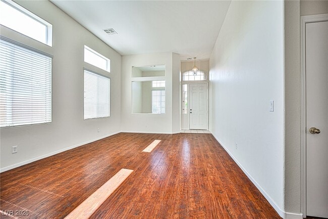 Building Photo - 9806 Curtsy Ave