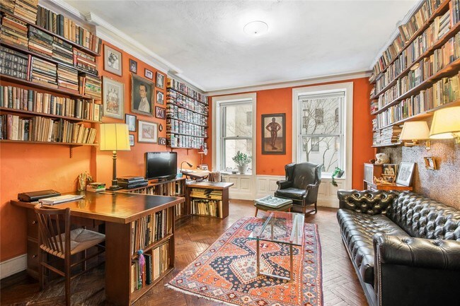 Foto del edificio - 8 W 83rd St